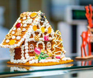 Use these staging techniques to help your holiday decorations sell your home. 