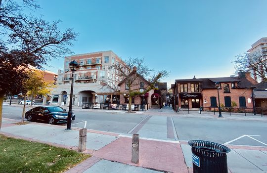 DowntownBurlingtonOntariocopyright2019JenWarren01