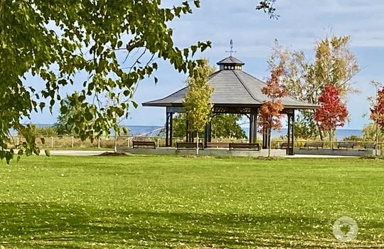 ElizabethGardensBurlingtonOntario-copyright-JenWarren05