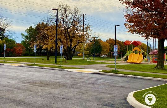 pinedaleBurlingtonOntario-copyright-JenWarren04