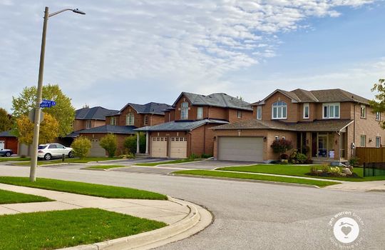 pinedaleBurlingtonOntario-copyright-JenWarren09