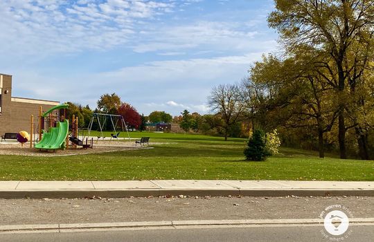 pinedaleBurlingtonOntario-copyright-JenWarren19