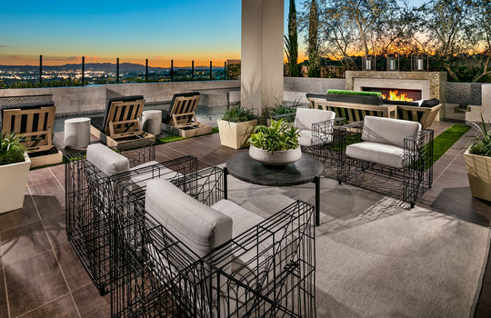14-Cascades-Castor_Outdoor-Room-to-View_1920