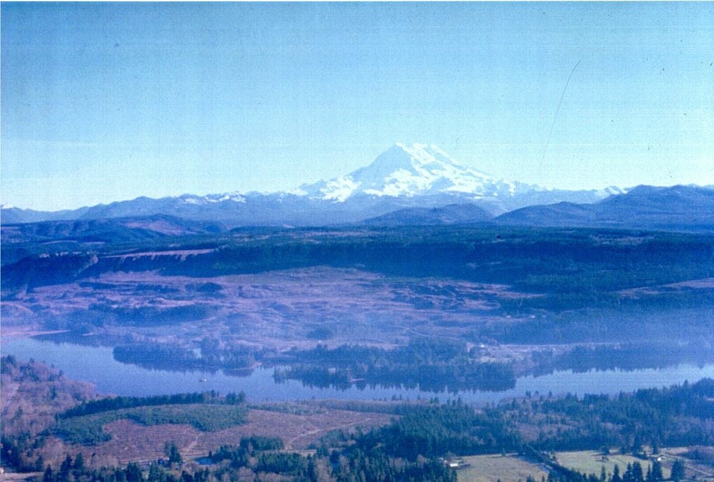 A view of Mount Rainier overlooking Lake Kapowsin