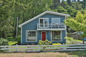 This home at 7359 Maxwelton Rd Clinton WA 98236 has been sold