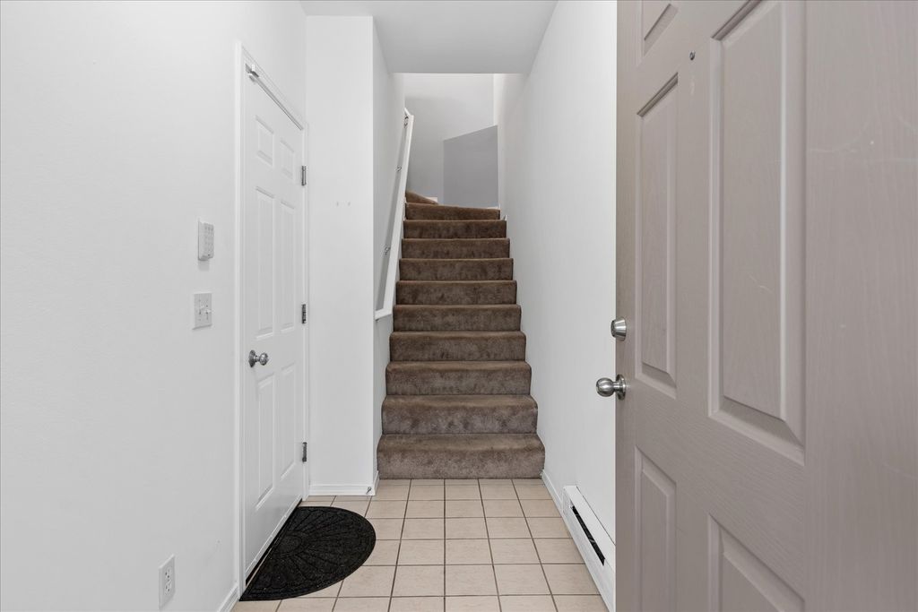 Entrance with stairs of 14007 69th Dr SE #D3, Snohomish, WA 98296