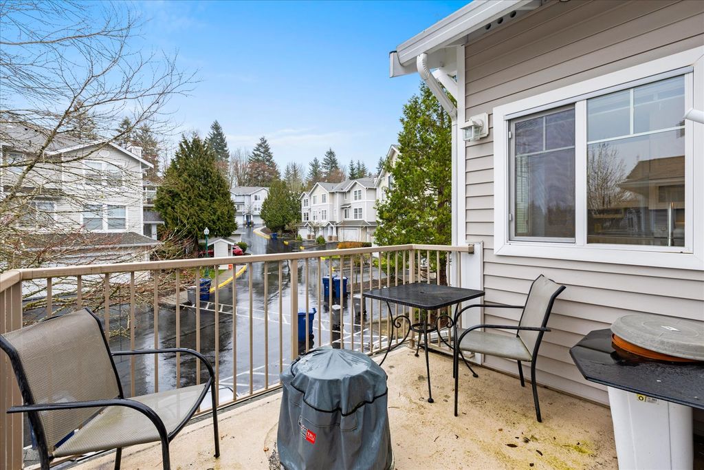 Outdoor patio of 14007 69th Dr SE #D3, Snohomish, WA 98296