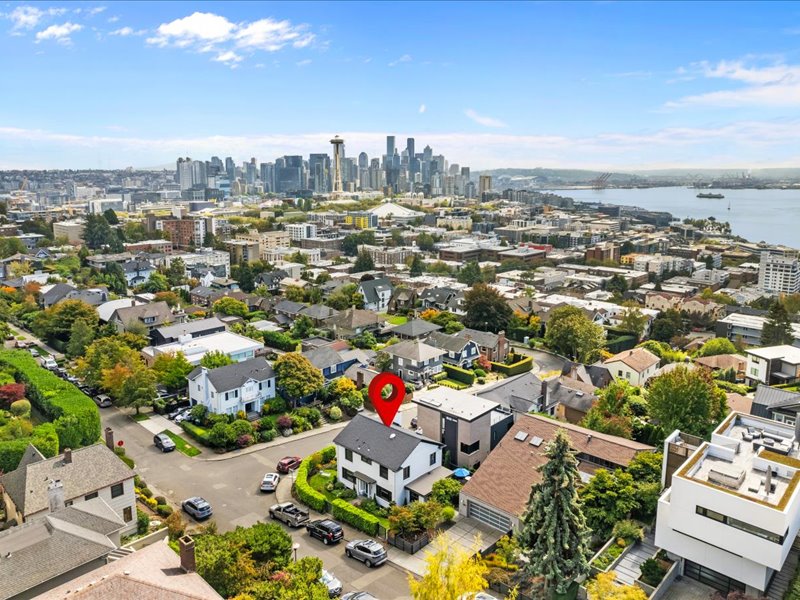 Birds-eye view of 503 W Prospect St, Seattle, WA 98119