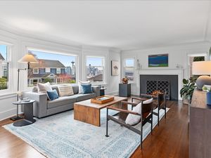 Living room of Colonial Home at 503 W Prospect St, Seattle, WA 98119