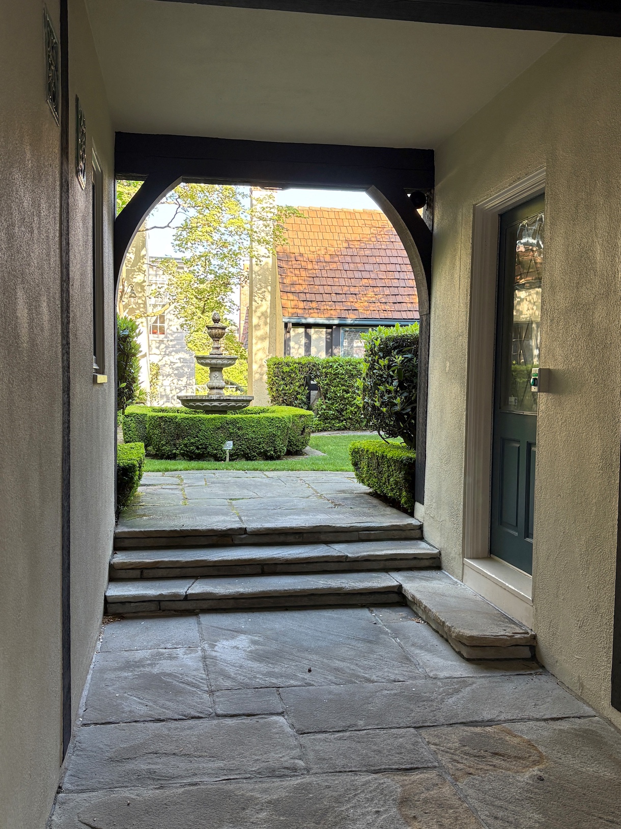 Entry to courtyard at the Loveless Studio Building 01