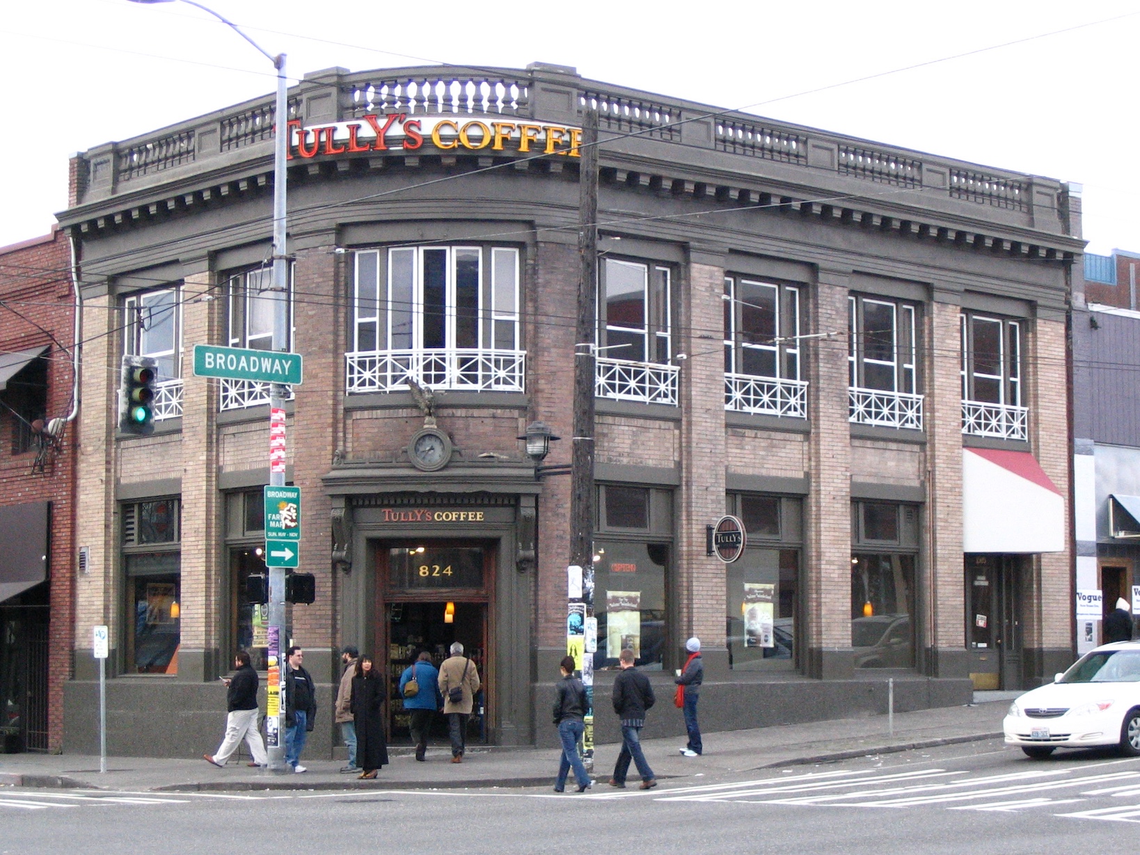 Broadway State Bank Building at Broadway and Pike