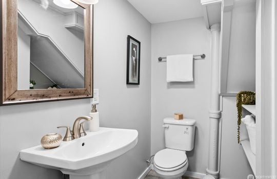 16 Bathroom 2 of 1742 NE 89th St, Seattle, WA 98115