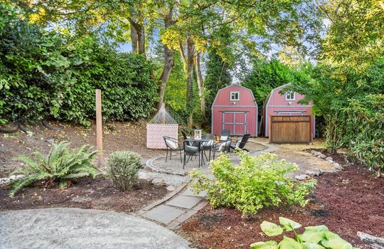 20 Backyard of 1742 NE 89th St, Seattle, WA 98115