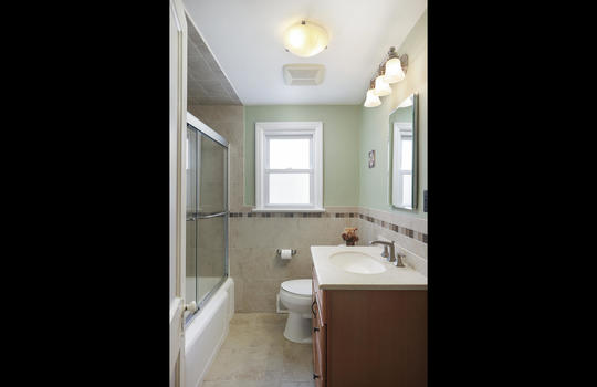 201 Arbor St Cranford NJ 07016 USA-014-003-Bathroom-MLS_Size