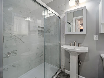 5126W138thStreet-71