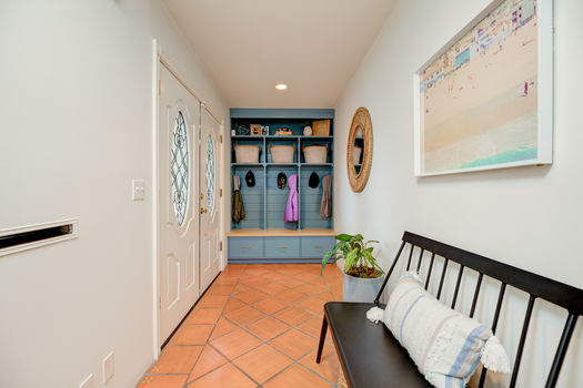 1050 Ardmore-30