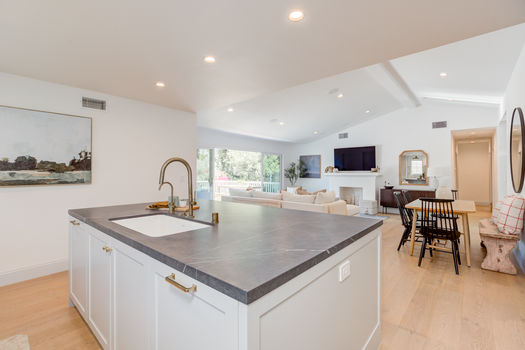 1423 E Elm Ave-16