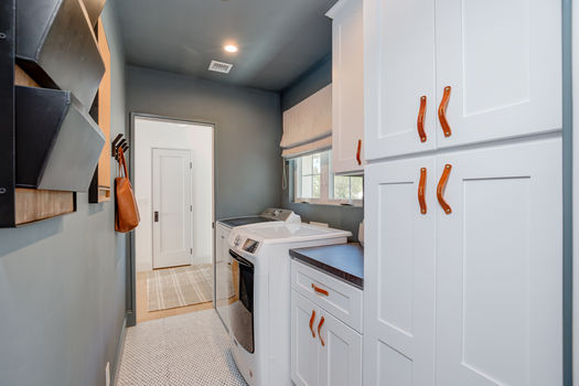 1423 E Elm Ave-19
