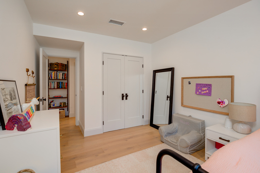 1423 E Elm Ave-25