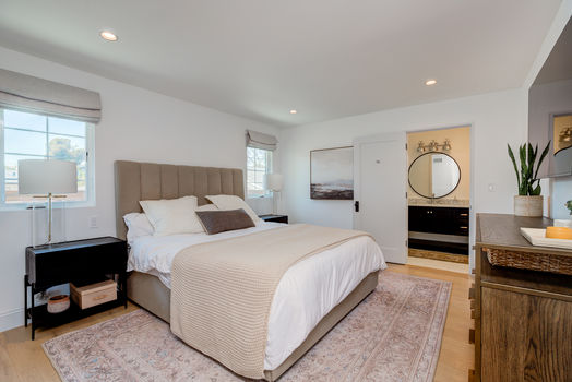 1423 E Elm Ave-31