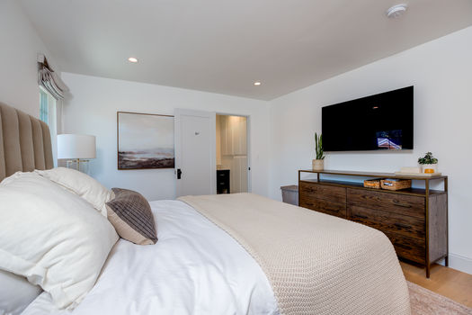 1423 E Elm Ave-33