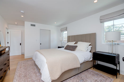 1423 E Elm Ave-34