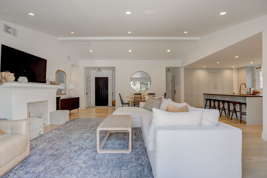 1423 E Elm Ave-5