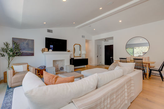1423 E Elm Ave-6