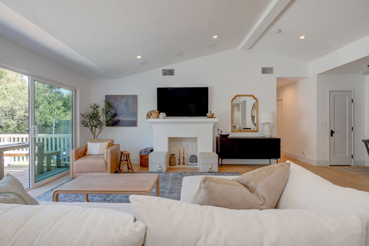 1423 E Elm Ave-7