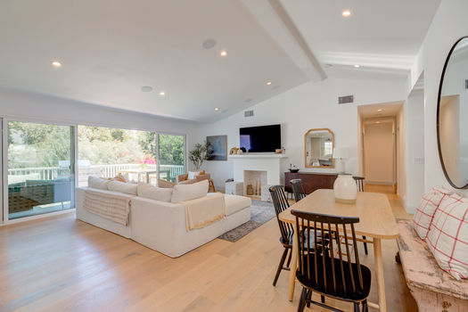 1423 E Elm Ave-9