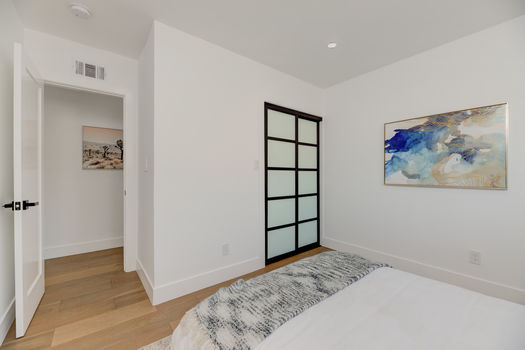 4340 Chase Ave-25