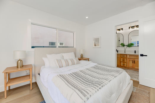 4340 Chase Ave-29