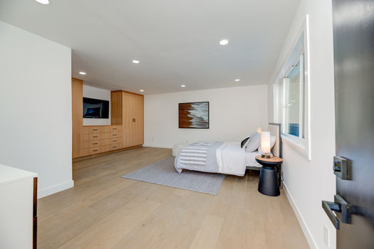 4340 Chase Ave-42
