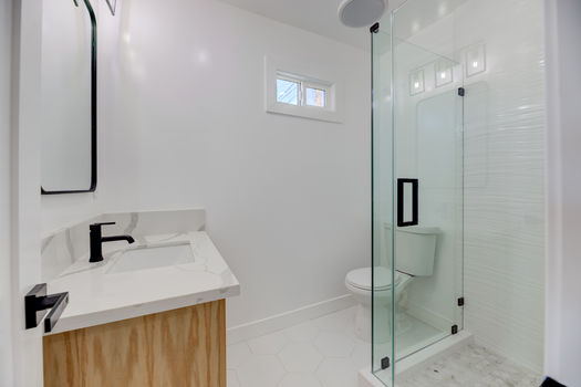 4340 Chase Ave-46