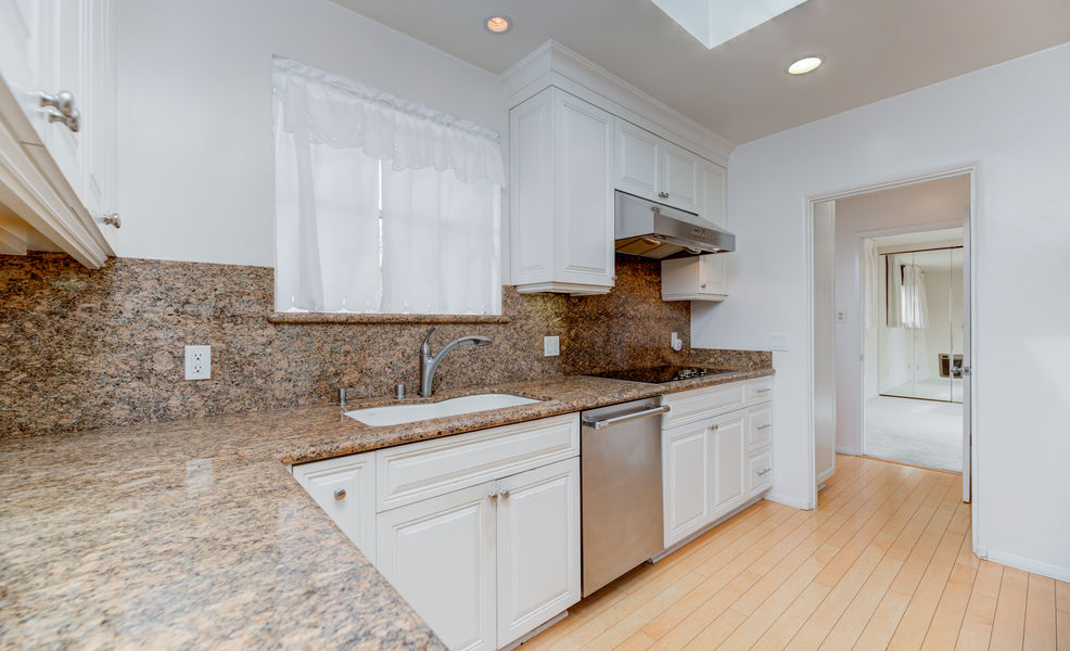 1731 Pier Ave-19