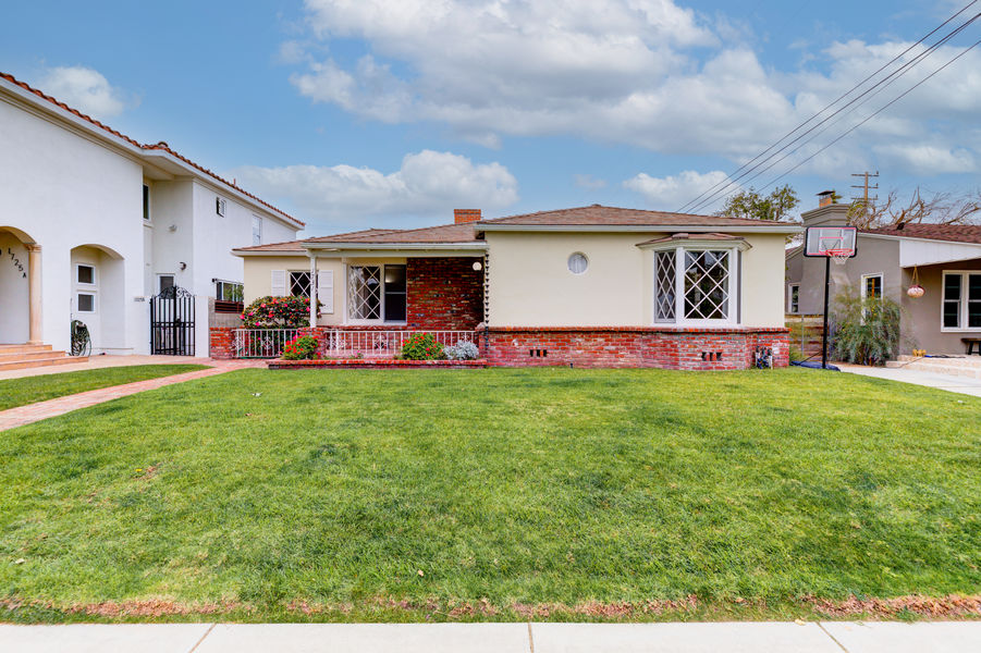 1731 Pier Ave-2