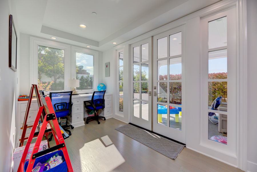 826 18th St-21