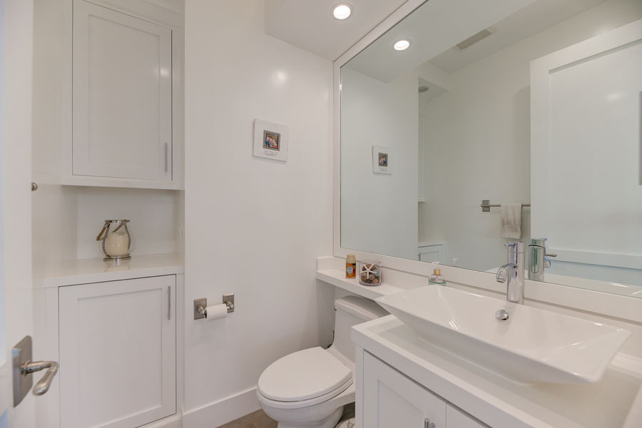 826 18th St-39