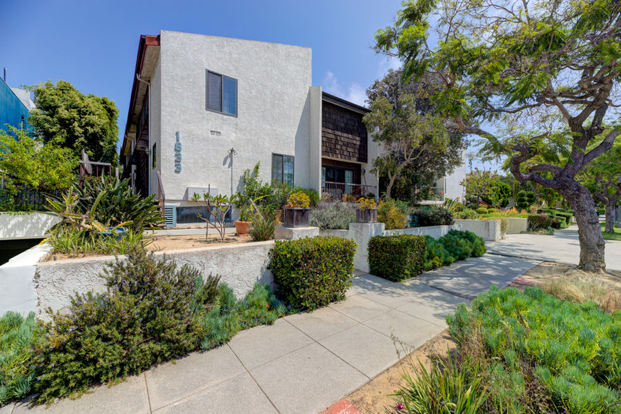 1833 11th St-59