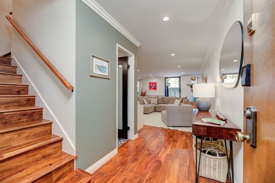 8828 Pershing-1