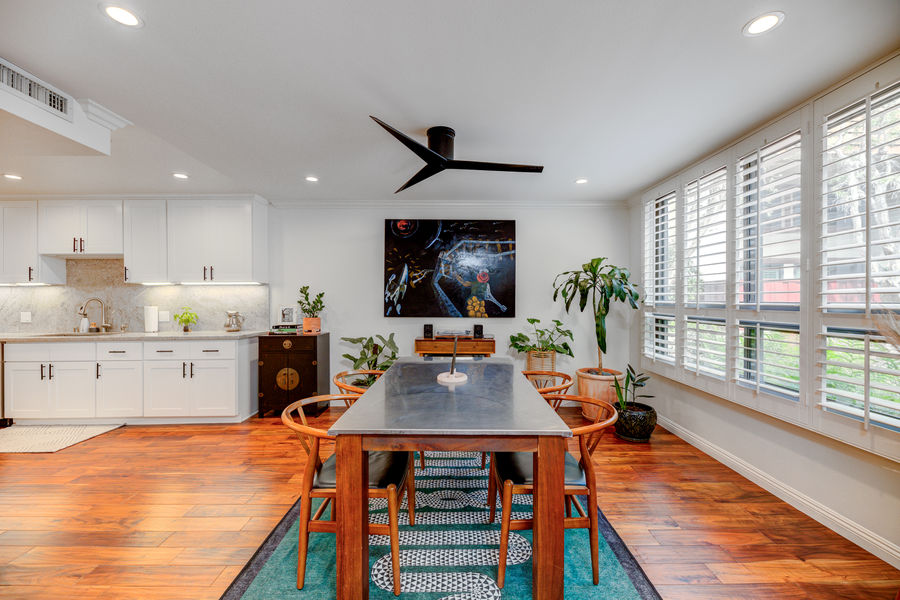 8828 Pershing-10