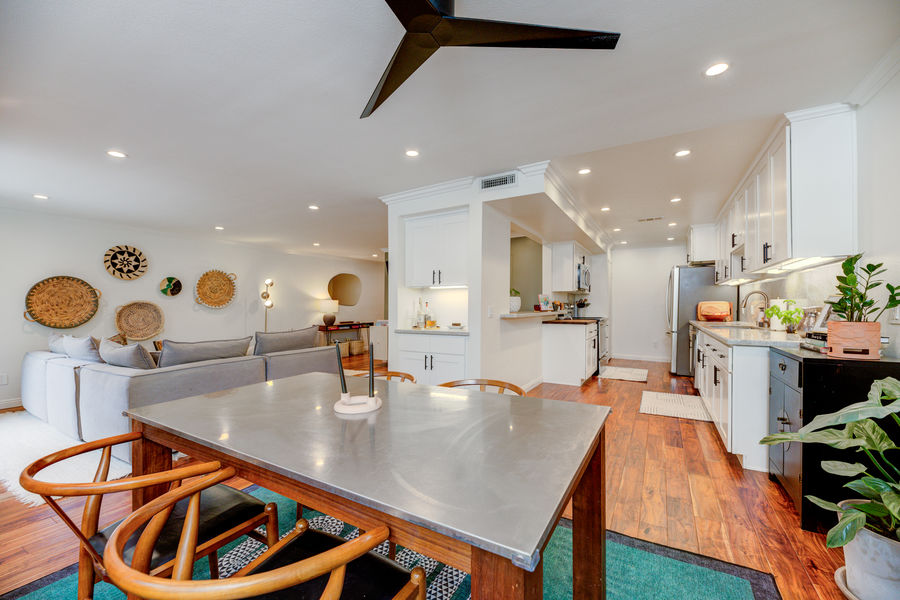 8828 Pershing-15