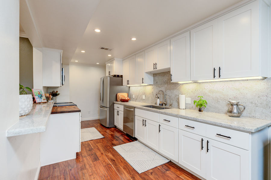 8828 Pershing-17