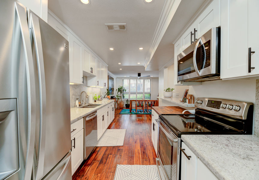 8828 Pershing-19