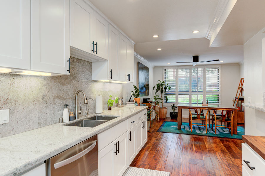 8828 Pershing-20