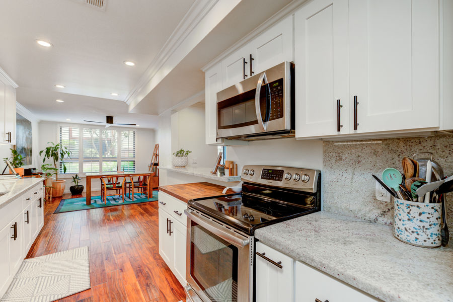8828 Pershing-21