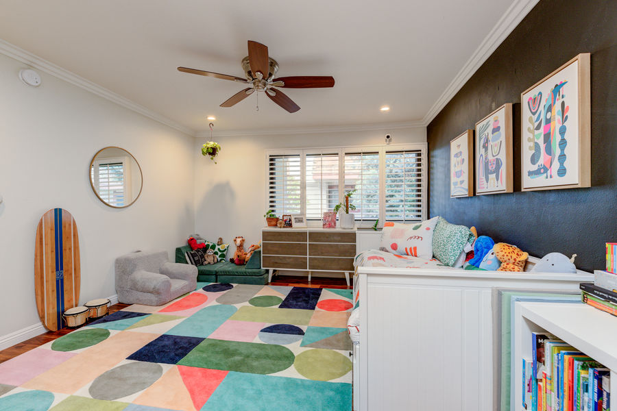 8828 Pershing-28