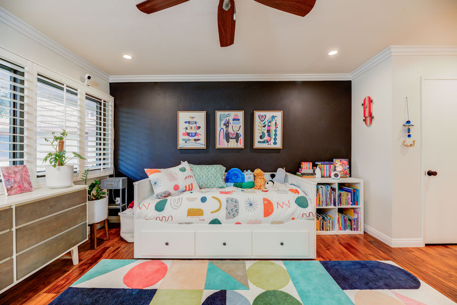 8828 Pershing-30