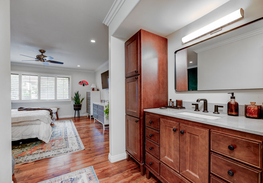 8828 Pershing-32