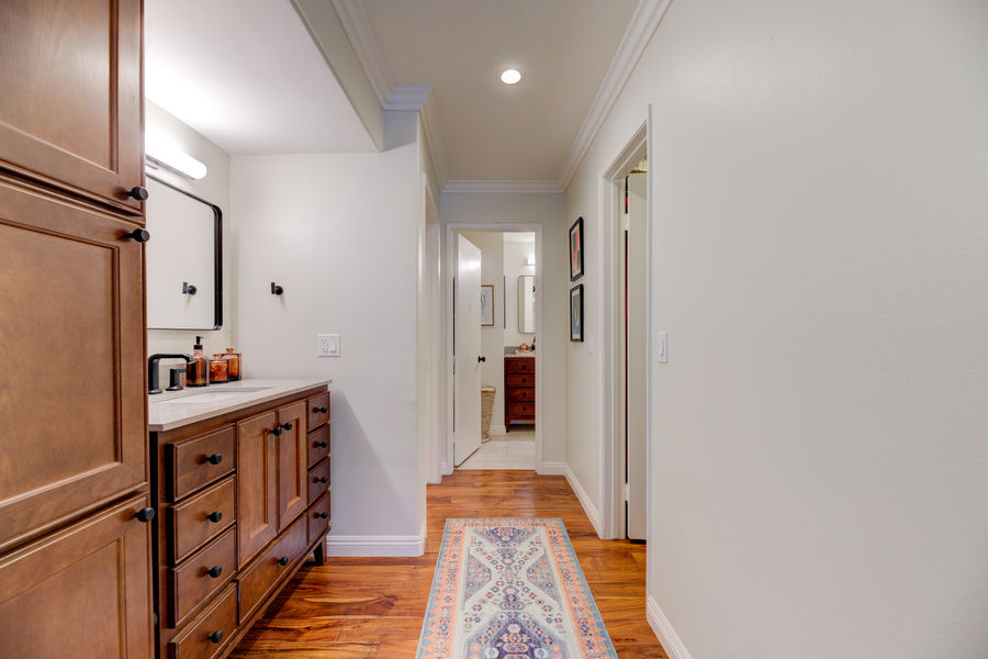 8828 Pershing-37